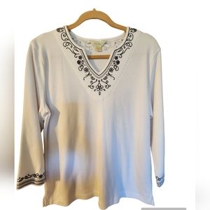 NWOT Passports White Large 3/4 sleeve v neck blouse